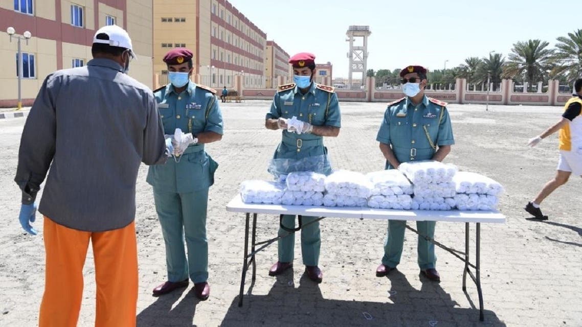 The Punitive and Correctional Establishments (PCE) distributes to workers and healthcare facilities, medical masks manufactured by inmates. (WAM)