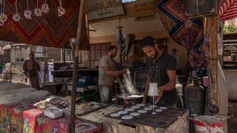 Coronavirus in Egypt: Professional football player turns into street vendor