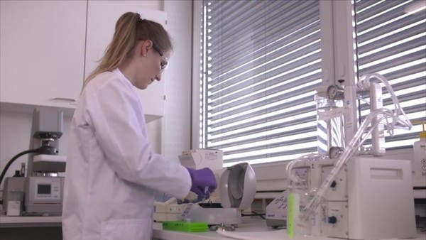 بشرى للعالم.. "مودرنا" تنجح في التجارب الأولية للقاح كورونا