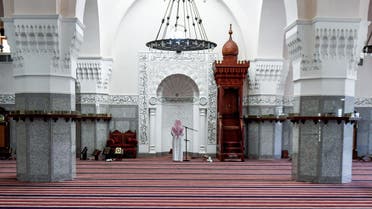 mam Mohammed, muezzin of the Jaffali mosque in Saudi Arabia's Red Sea coastal city of Jeddah, announces the prayer call at the mosque which is closed due to a government decree as part of efforts to combat the COVID-19 coronavirus pandemic. (File photo: AFP)