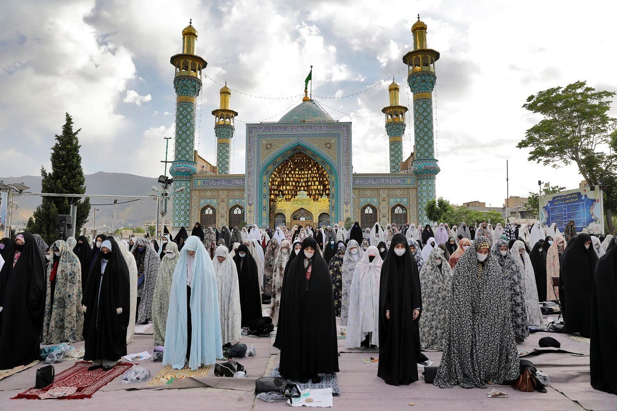 Coronavirus pictures: Muslims celebrate Eid al-Fitr amid ...