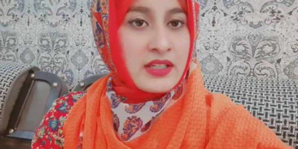 المضيفة مديحة إيرام