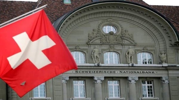 “المركزي السويسري” يلمح إلى رفع الفائدة رغم تراجع مستويات التضخم