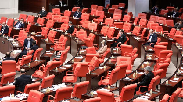 بعد إسقاط عضويتهم بالبرلمان التركي.. اعتقال 3 نواب معارضين