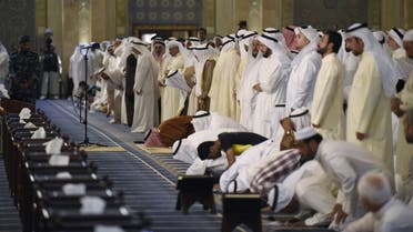 Emir Sheikh Sabah al Ahmed al Sabah, pray at the Grand Mosque of Kuwait, in Kuwait City, July 3, 2015. (File photo, Reuters)