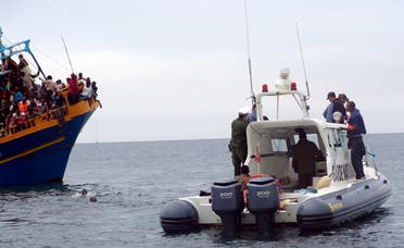 خفر السواحل التونسي ينقذ مهاجرين في البحر (أرشيفية)