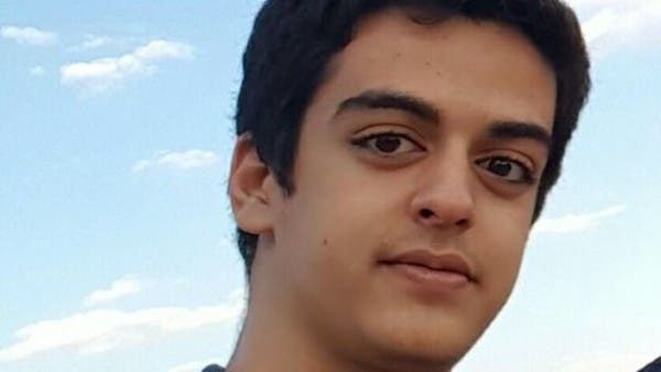 "أنا متعب ومصاب بكورونا".. مكالمة من معتقل في إيران