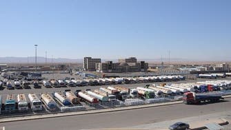 یک هزار کامیون حامل بار در مرز ایران منتظر ورود به افغانستان مانده اند