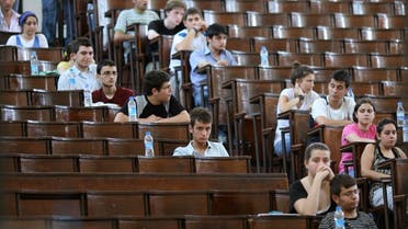 Youth take their seats in an amphitheatre prior to an exam at Istanbul University June 17, 2007.  (File photo: Reuters)