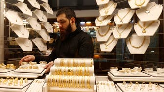 آخر الحصون يسقط.. لبنانيون يبيعون أساور وعقود الذهب
