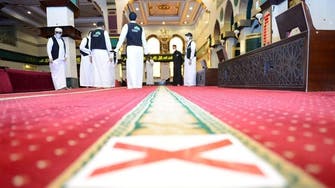 سعودی عرب کی مساجد میں نمازیوں کے  درمیان سماجی فاصلہ برقرار