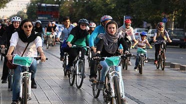 تاکید امام جمعه ورامین بر ناسازگاری دوچرخه سواری زنان و غیرت مردان !! 