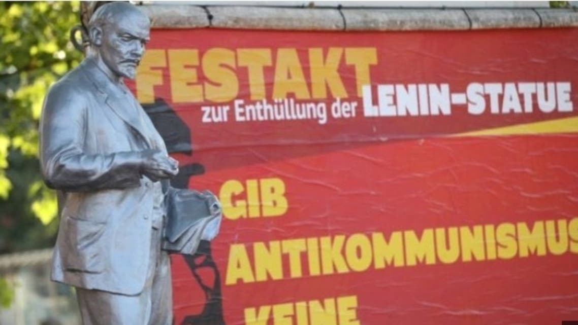 نصب تندیس لنین در شهری در غرب آلمان از سوی حزب چپ گرای افراطی 