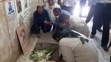 واکنش افغان‌ها به دفن شهروند افغانستان در ایران: اشک تمساح نریزید