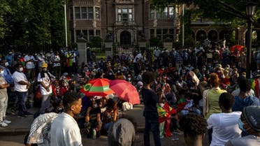 احتجاجات غاضبة في #إثيوبيا عقب مقتل المغني الشاب الشهير #هاشالو_هونديسا ومقتل 50 مواطناً