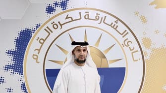 الشارقة الإماراتي يجدد عقده مدربه عبدالعزيز العنبري