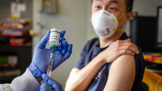 بريطانيا تستعد لحملة التطعيم ضد كورونا بشراء 65 مليون أداة حقن