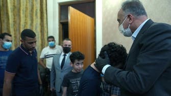 رئيس وزراء العراق  يزور عائلة الهاشمي: سنقتص من القتلة