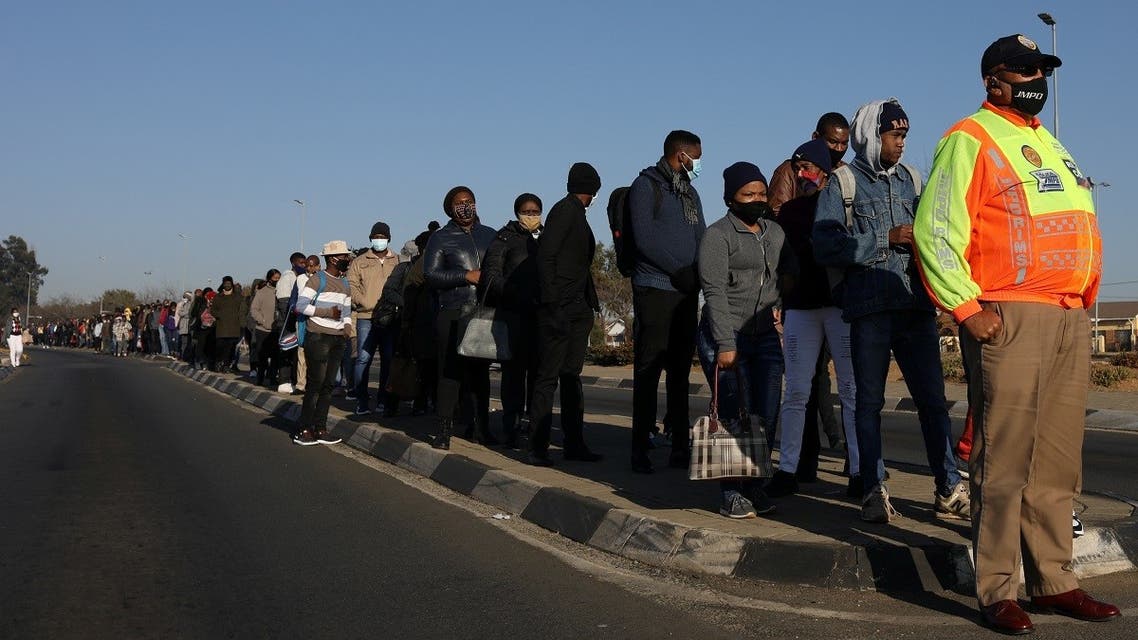 2020-06-22T000000Z_1427682526_RC2AEH9JHLCX_RTRMADP_3_HEALTH-CORONAVIRUS-SAFRICA-PROTEST (2)