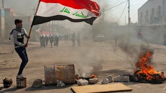 تظاهرات و بستن خیابان‌ها در اعتراض به قطعی برق در شهر بصره عراق