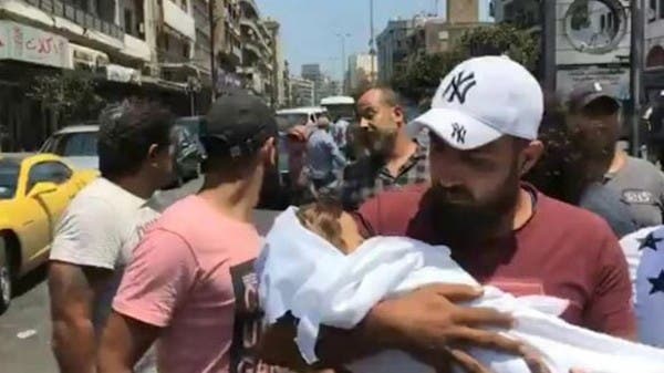 "مات ابني بين يدي".. صرخة أب ضد مستشفى في لبنان