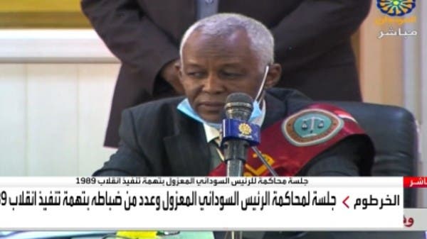 قاضي محكمة البشير: رفع الجلسة إلى 11 أغسطس القادم