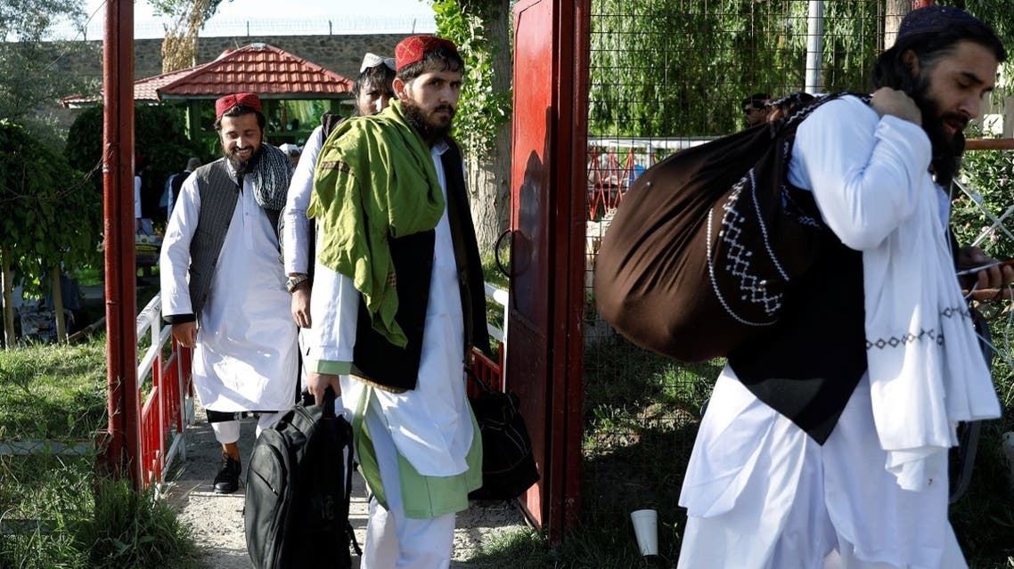 Newly freed Taliban prisoners walk in Pul-i-Charkhi prison, in Kabul, Afghanistan, on May 26, 2020. (Reuters)