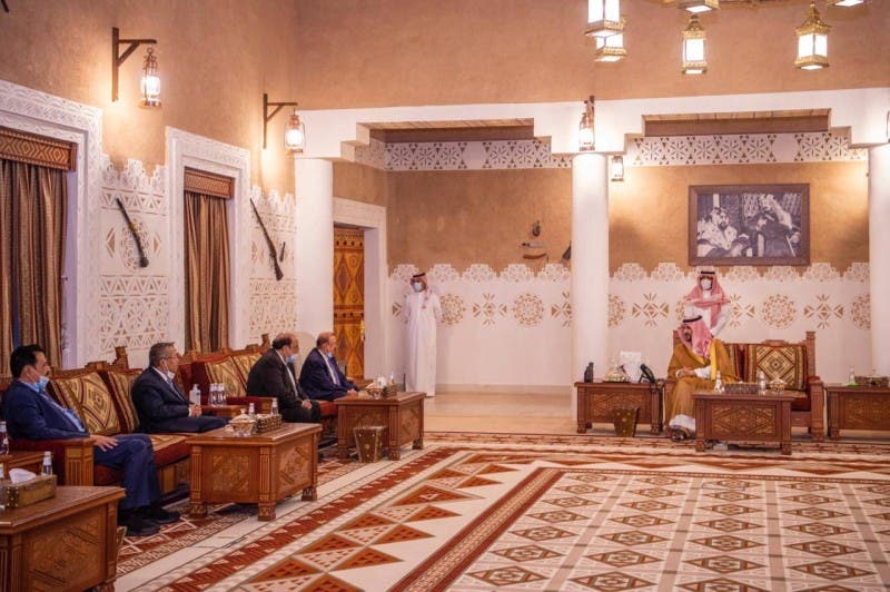 من لقاء الوفد اليمني بنائب وزير الدفاع السعودي