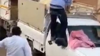 فيديو كوميدي بمصر.. نصيحة انقلبت لمحاولة هروب كارثية