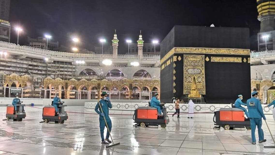 Coronavirus: 54,000 liters of disinfectants used daily to clean Mecca’s Grand Mosque