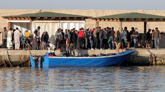المهاجرون القادمون من تونس يغرقون جزيرة إيطالية