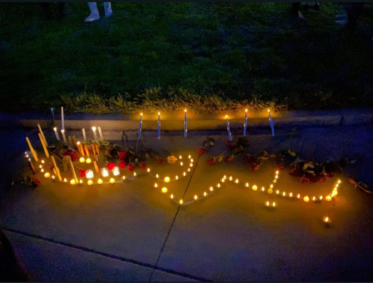 Lebanese-Americans hold a candlelight vigil for the victims of the Beirut explosion. (Supplied)