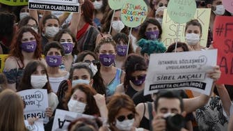 نساء تركيا يتظاهرن ضد الانسحاب من اتفاقية إسطنبول