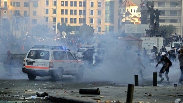 دخلها المتظاهرون.. نار تأكل جمعية المصارف اللبنانية