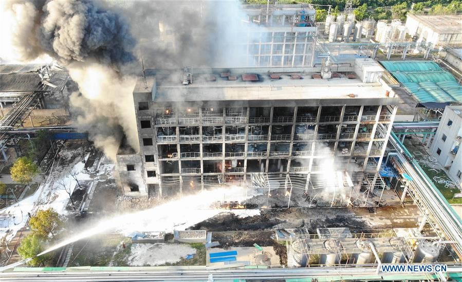 Aerial photo taken on Aug. 3, 2020 shows firefighters putting out a fire at the explosion site of an organic silicon company in Xiantao City, central China's Hubei Province. (Xinhuanet.com)