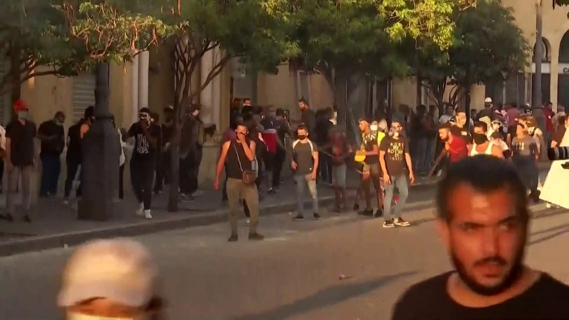 Beirut explosion: Lebanese protesters clash with police in second day of demos