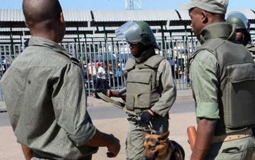 رجال شرطة في موزمبيق 