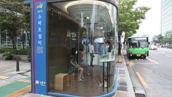 كوريا الجنوبية.. محطات حافلات "ذكية" لمكافحة كورونا