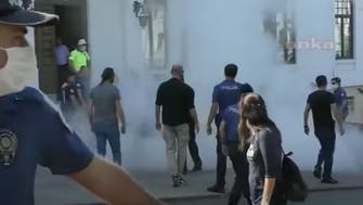 فيديو.. مواطن تركي يحرق نفسه بسبب إغلاق مقهى