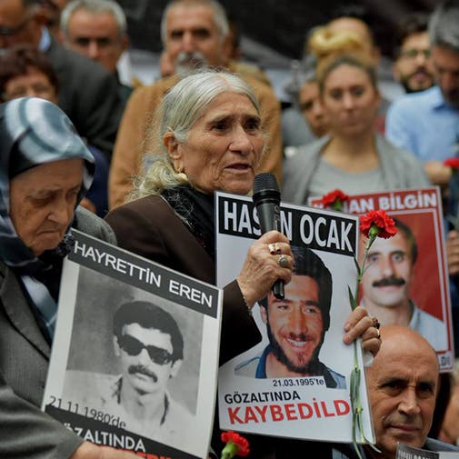 "أمهات السبت" يتحدين حكومة أردوغان: لا تراجع ولا استسلام
