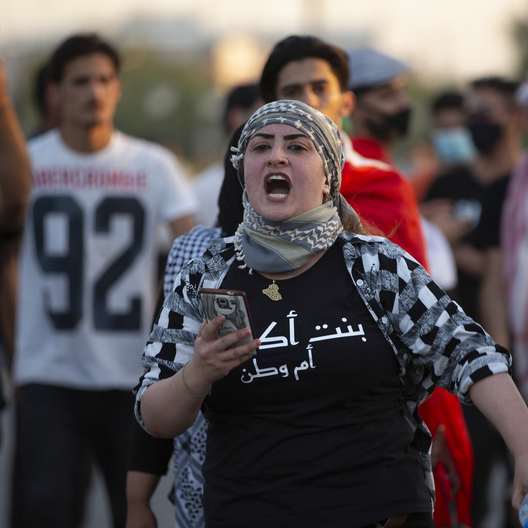 البصرة.. احتجاجات تطالب بمحاكمة "فرق الموت" ضد الناشطين