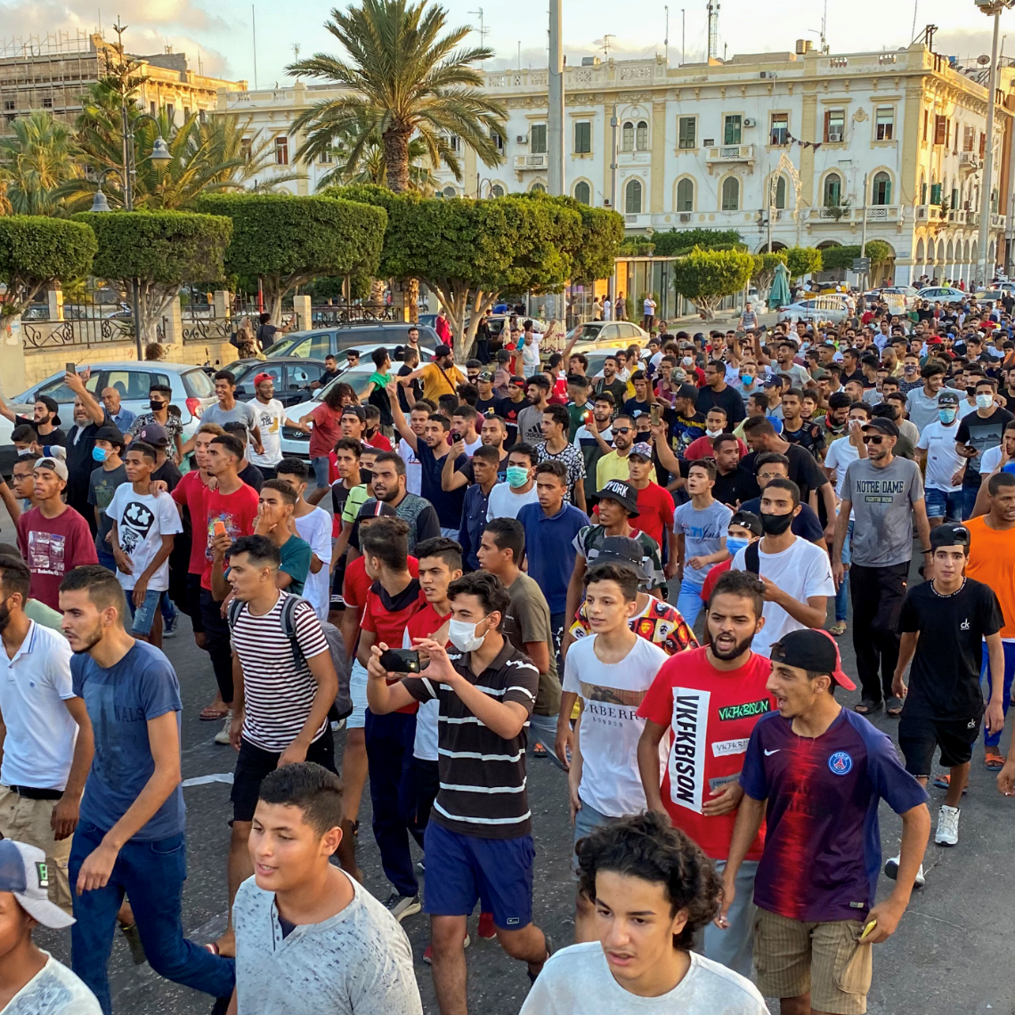 يوم ثالث من التظاهر بطرابلس.. والمحتجون إلى ميدان الجزائر