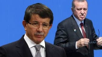 داوود أوغلو لأردوغان: لن نسمح برهن البلد لشخص أو عائلة
