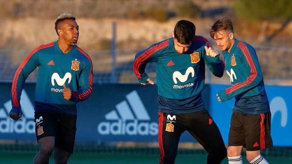 "كورونا" يقصي تراوري من معسكر المنتخب الإسباني