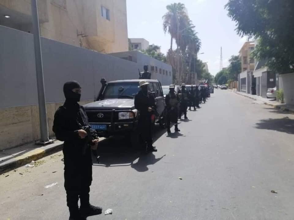 صور من محيط رئاسة الوزراء للانتشار قوات تابعة لباشاغا