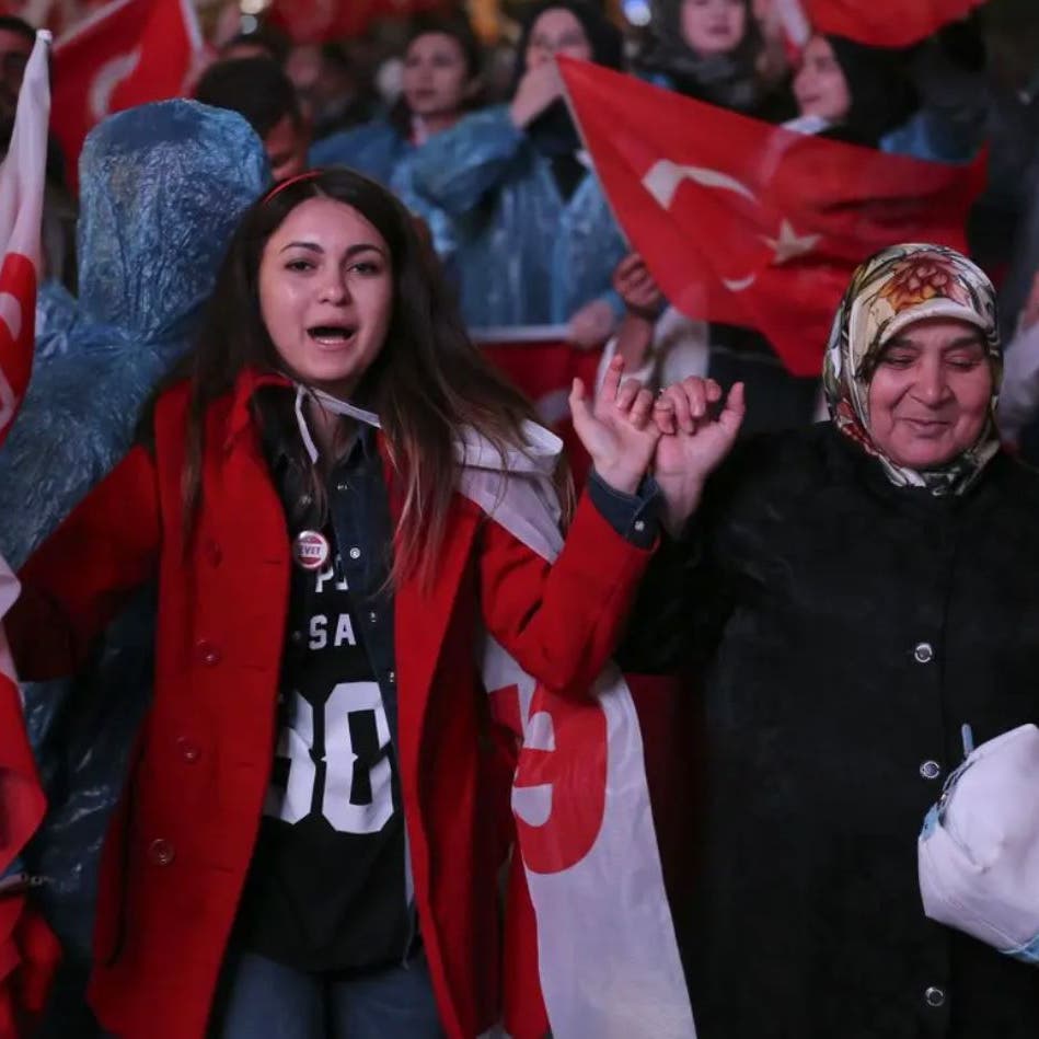 المعارضة التركية: الحكومة فقدت السيطرة على الوباء