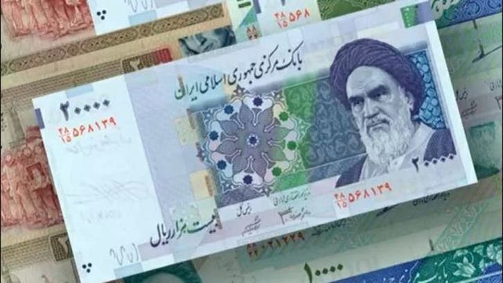 خطوة غربية تقفز بسعر الدولار والذهب في إيران إلى مستويات قياسية