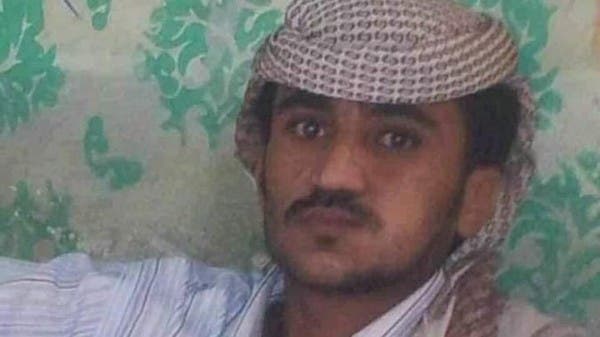 مجزرة وحشية.. مسلح حوثي يقتل والده ووالدته ويصيب آخرين