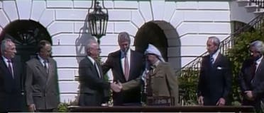 قصة حديقة البيت الأبيض مع توقيع اتفاقات السلام