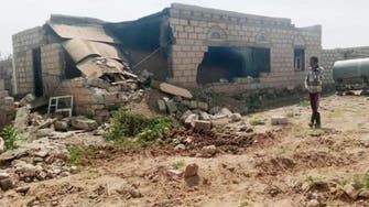 إصابات وتفجير منازل واختطافات.. استهداف حوثي للمدنيين